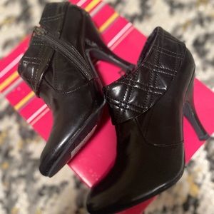 Brand new BCBG size 6 ankle boots
